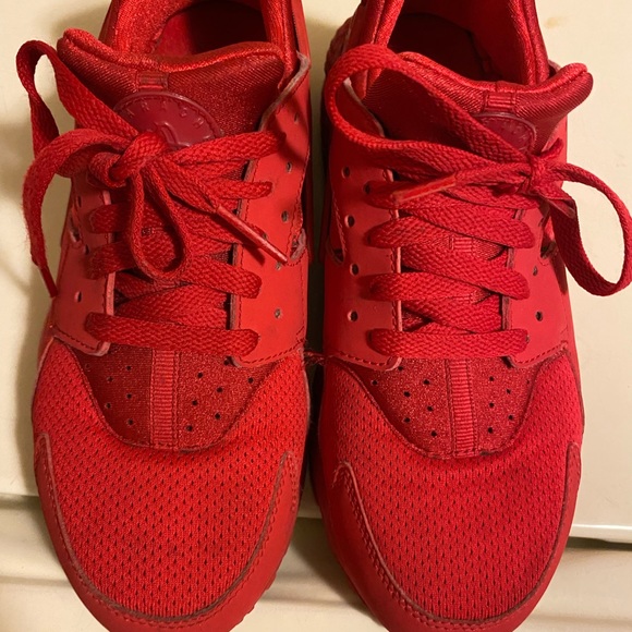 Nike Boys Red Huarache - Picture 5 of 5